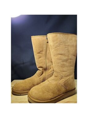 UGG Boot w greenfield chesnut size 11